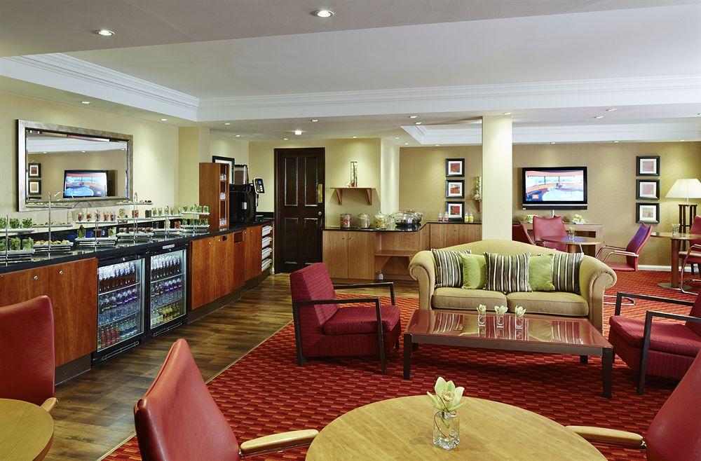 Delta Hotels By Marriott Heathrow Windsor Dış mekan fotoğraf